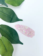 Load image into Gallery viewer, Geometric Pink Shapes Chunky Glitter Snap Clips
