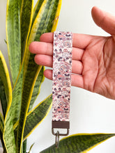 Load image into Gallery viewer, Making Memories Keyfob Wristlets
